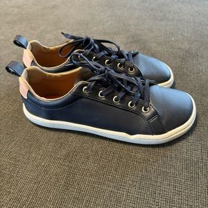 Origo Everyday Sneaker Women’s Size 8